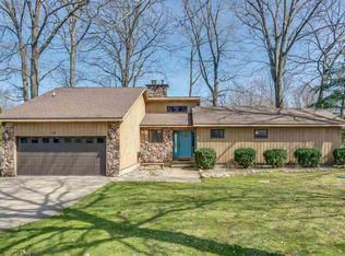 25020 Pin Oak Dr, South Bend, IN