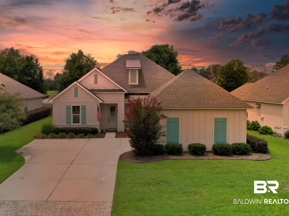 547 Retreat Ln, Gulf Shores, AL 36542
