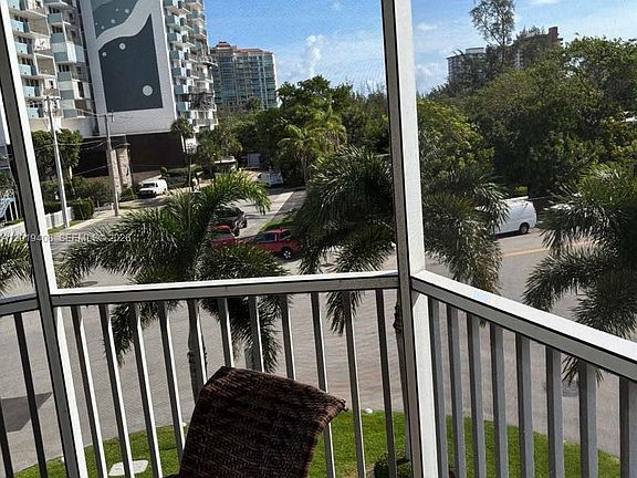 2nd image of 720 Bayshore Dr APT 301
