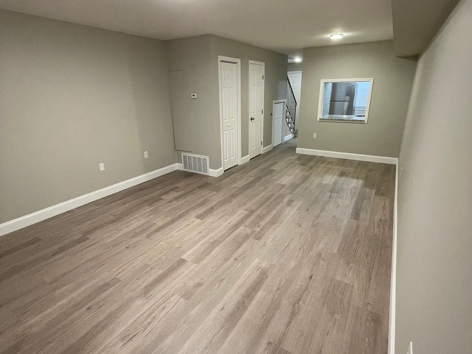 2 bed, 1.5 bath, 980 sqft, $1,275 — Photo 2