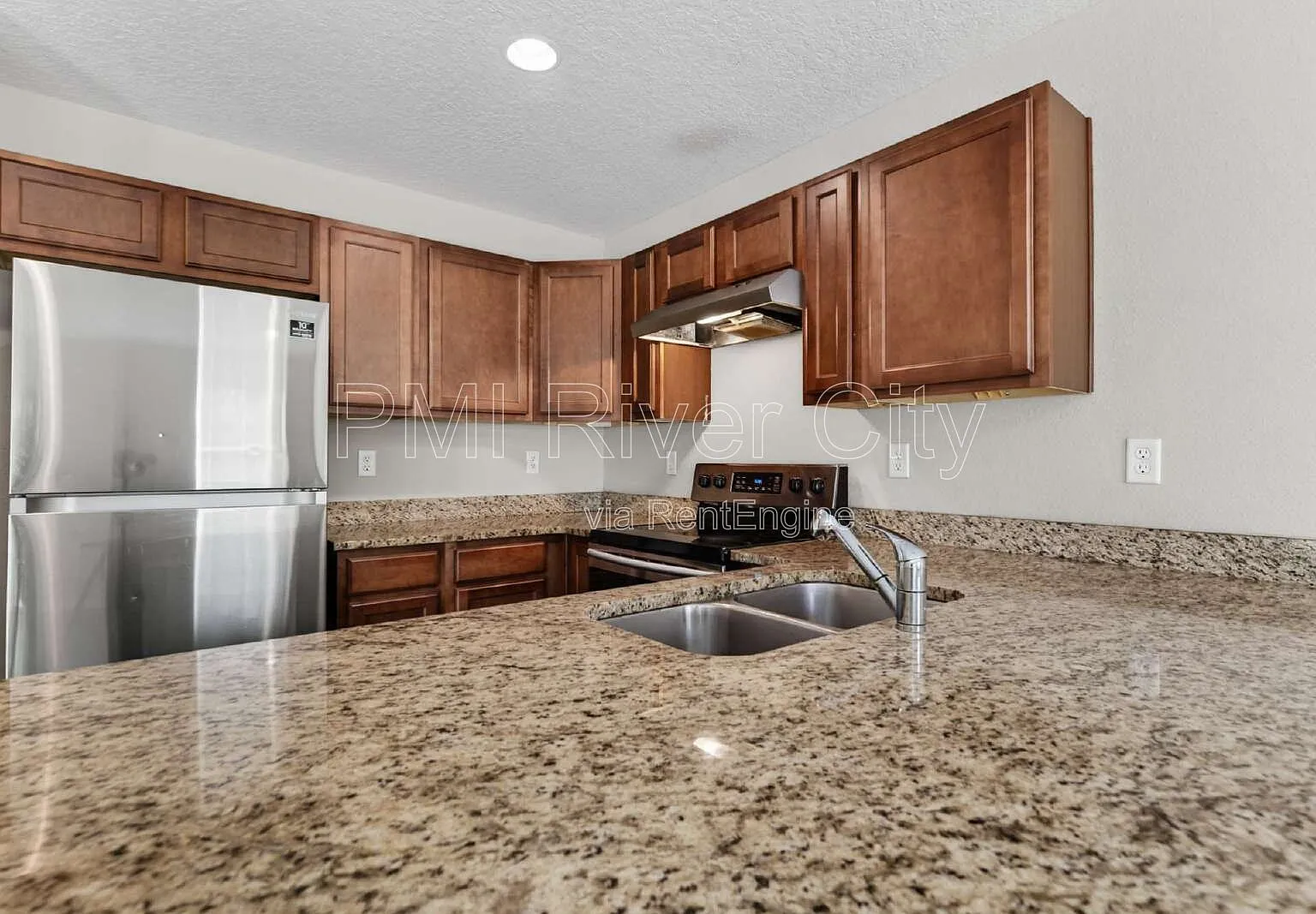 3 bed, 2.0 bath, 1312 sqft, $1,595 — Photo 2