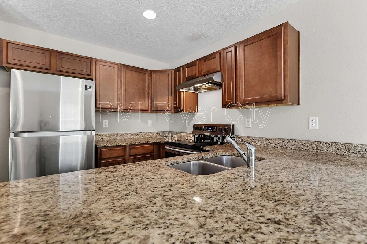Building Photo - 7608 Rain Forest Dr N