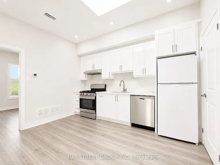 442 Spadina Ave #D — Photo 2
