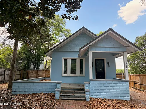 230 N Ashe St Photo 1