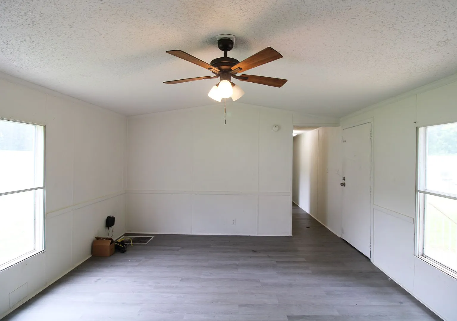 No Security Deposit! — Photo 3