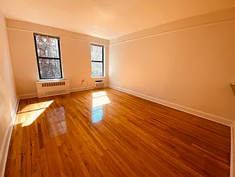 Rented by Metropolis Real Estate of Manhattan