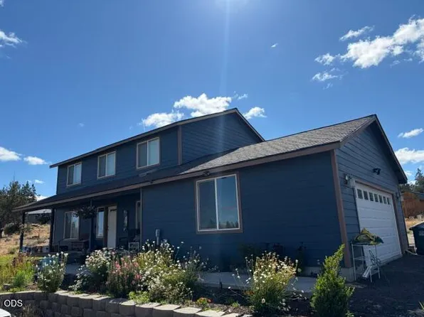 207 SE Cody Ln, Madras, OR 97741