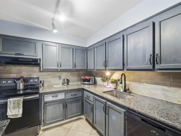 6195 Rock Island Rd APT 511, Tamarac, FL 33319