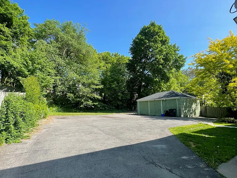 341 Gertrude St — Photo 13
