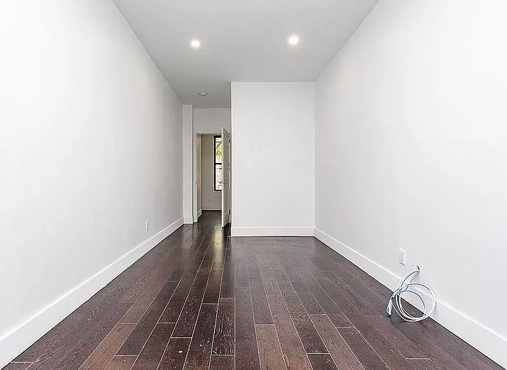 1st image of 475 Chauncey St APT 2R