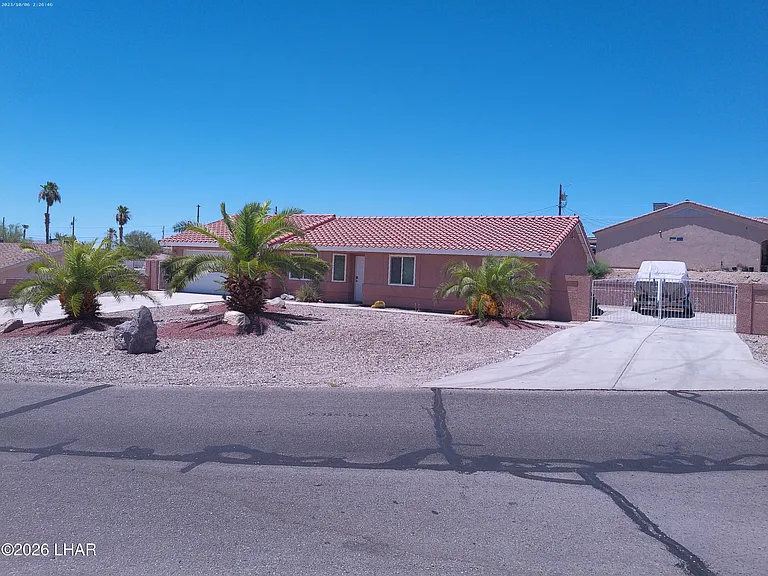 3501 Iroquois Dr — Photo 2