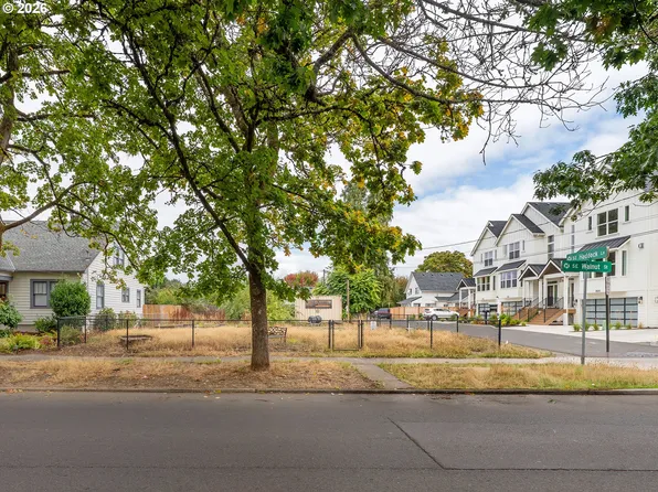 331 SE Walnut St, Hillsboro, OR 97123