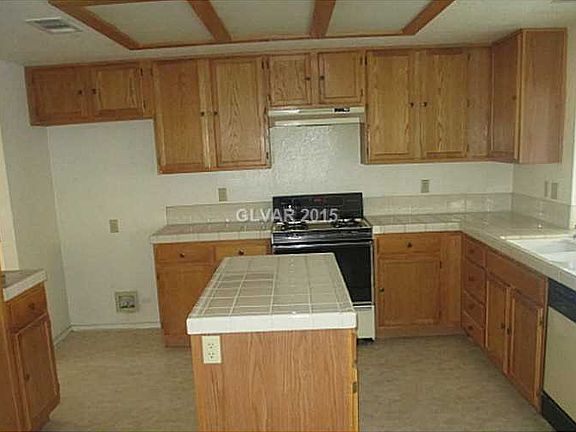 3rd image of 5504 Gulf Springs Ct