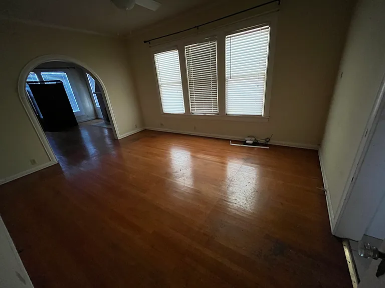 358 N Jefferson St — Photo 5