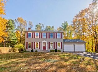 2 Camelot Dr, Enfield, CT 06082