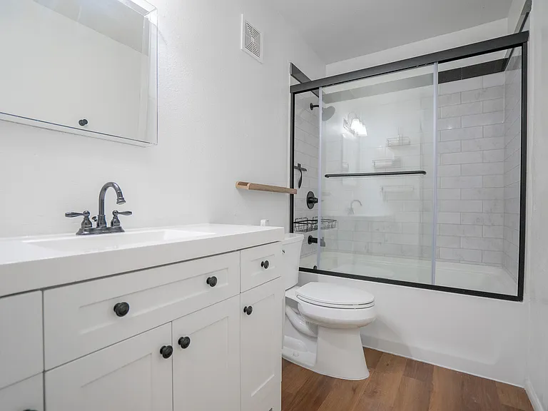 5135 N 10th St #7 — Photo 17