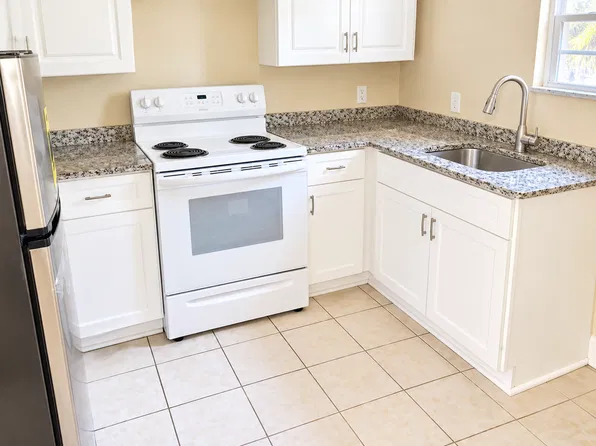 611 Mulberry Street, 611 Mulberry St #609-1, Daytona Beach, FL 32114