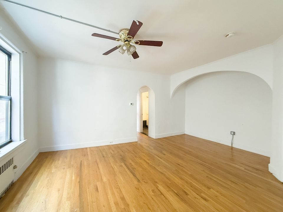 1st image of 240 Sullivan Pl #1C