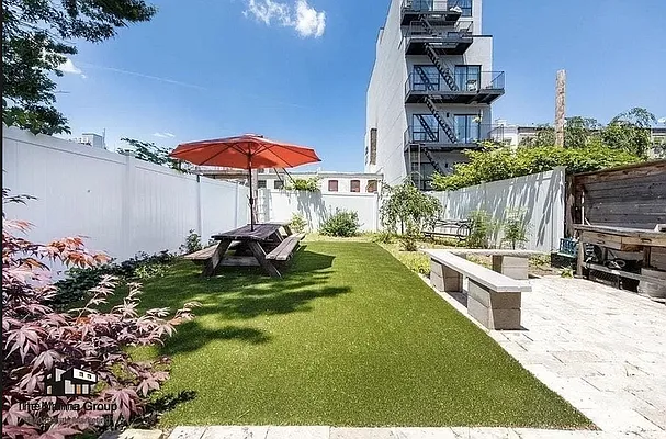 Rented by Compass | media 12