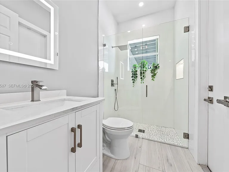 18742 SW 55th St — Photo 20