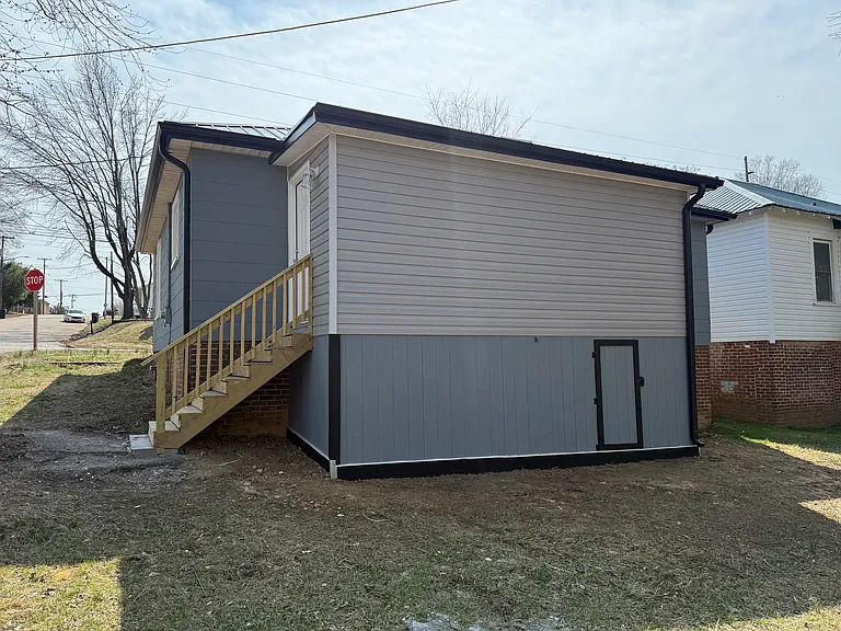 600 Hughes St — Photo 10