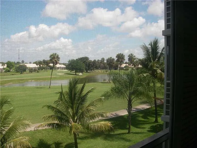 3 bed, 2.0 bath, 1444 sqft, $2,400 — Photo 4