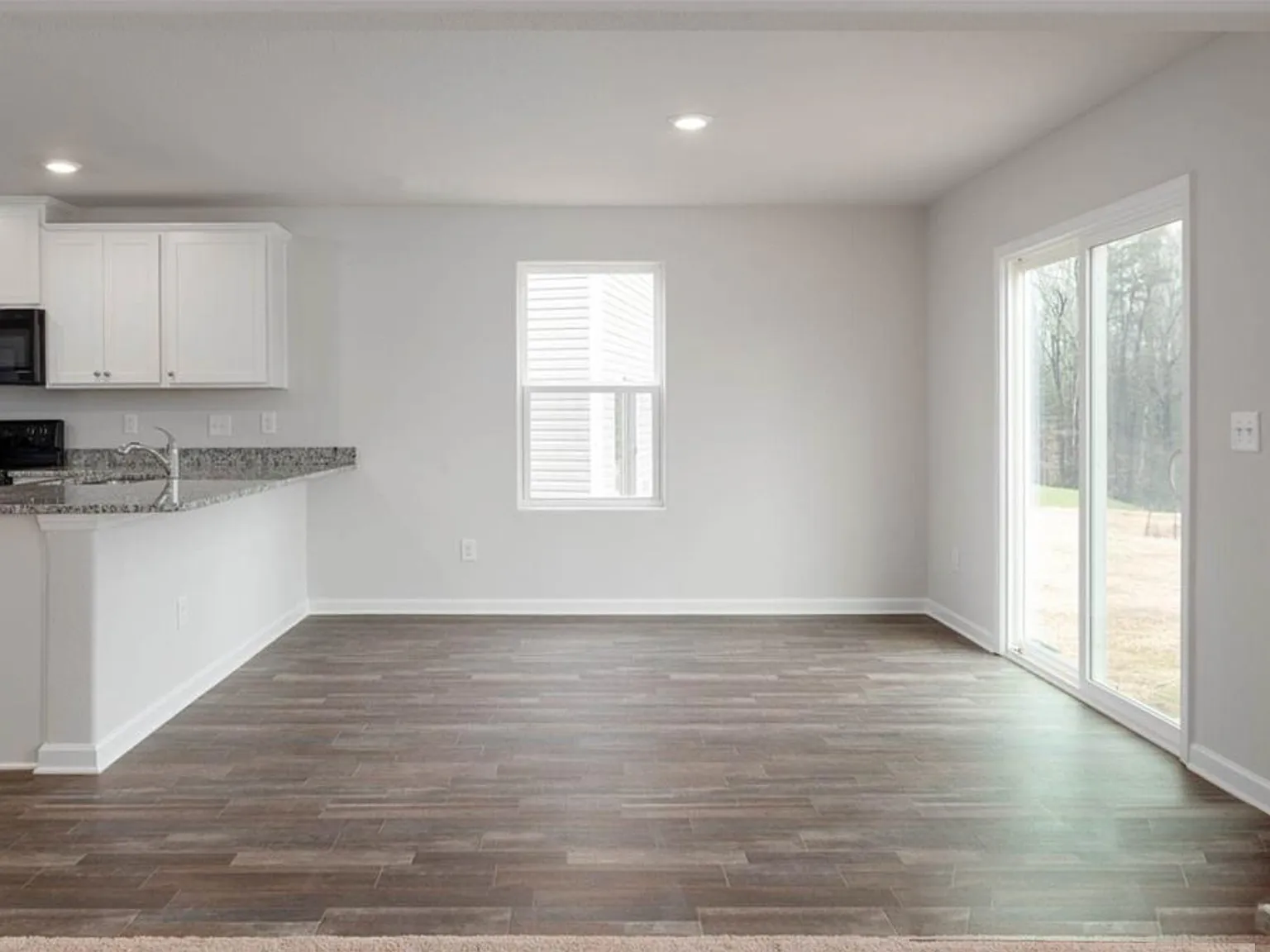 4 bed, 2.5 bath, 2107 sqft, $2,450 — Photo 4