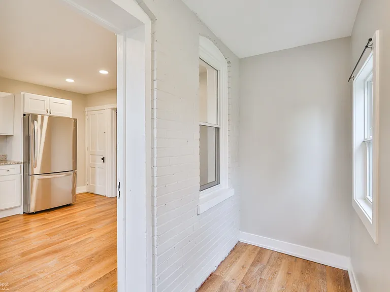 421 Union St — Photo 22