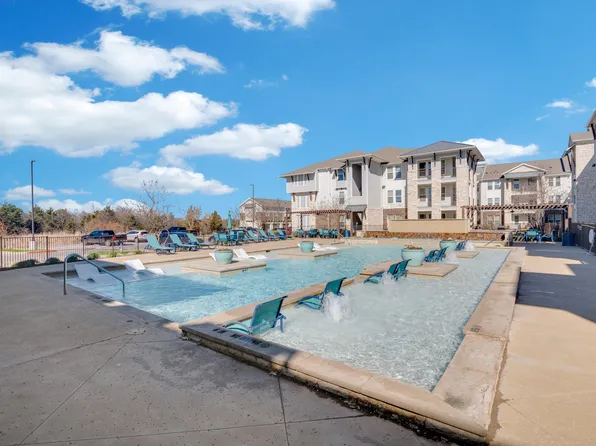 Luxia Rockwall Downes