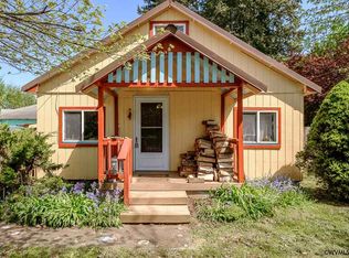 833 18th Ave, Sweet Home, OR 97386