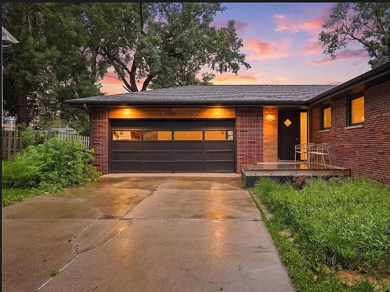 241 Wedgewood Dr — Photo 11