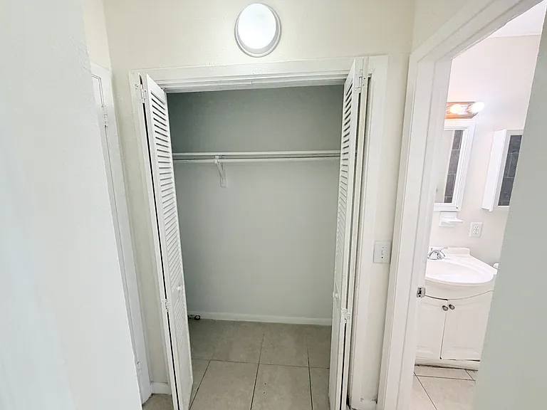 3030 Nw Ter #43-207 — Photo 6
