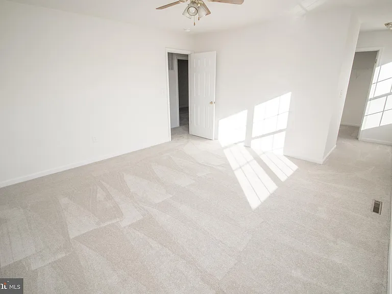 21421 Mary Margaret Ct — Photo 35