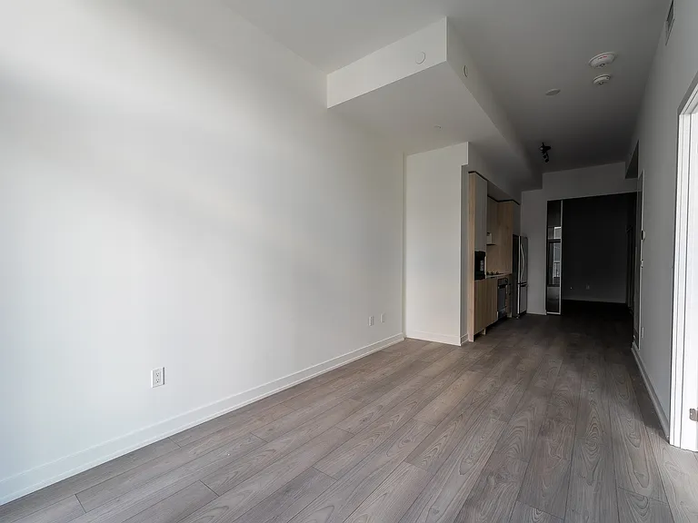 1007 The Queensway #901 — Photo 10
