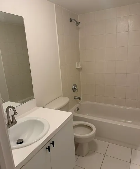 32 Trina Ln #2 — Photo 1