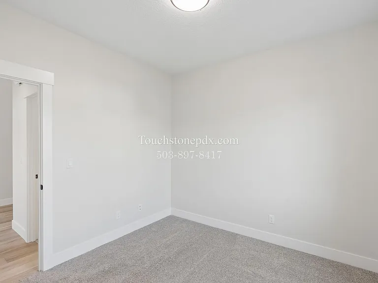740 Jordan Elizabeth Ave SE — Photo 35