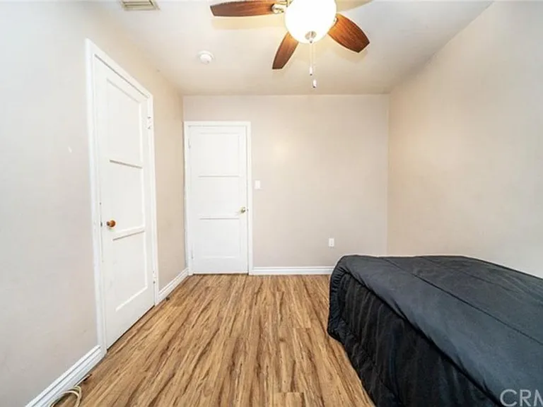 3847 S Redondo Blvd — Photo 22