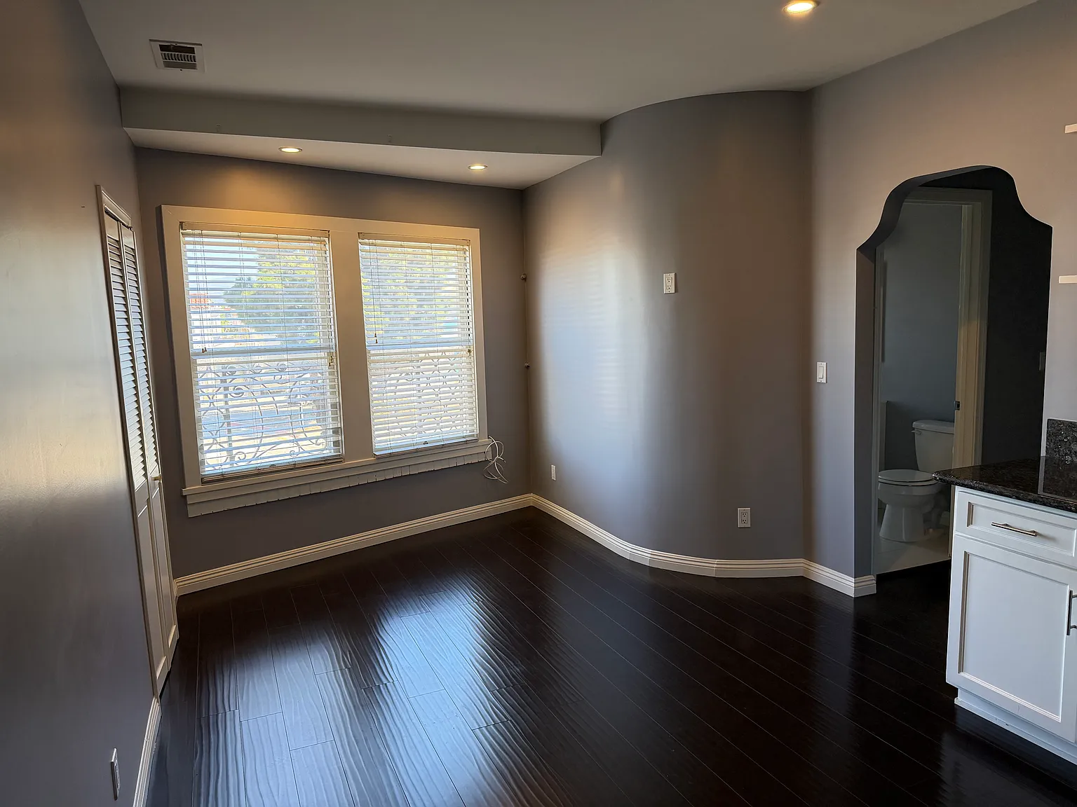 4512 W Washington Blvd — Photo 2