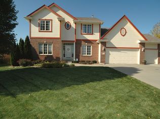 404 Castle Pine Dr, Papillion, NE 68133