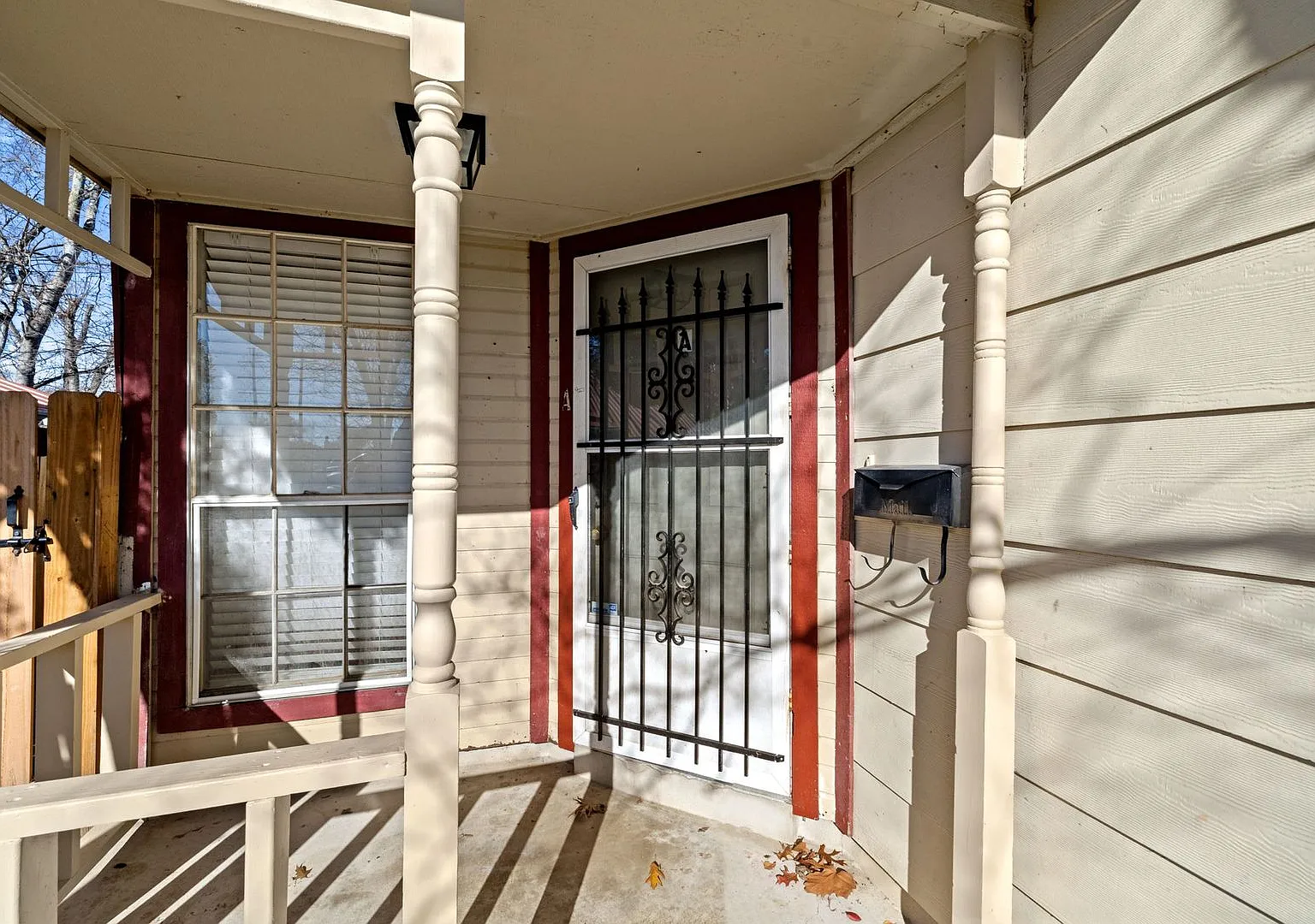 CV-AUS12130 Thompkins — Photo 2