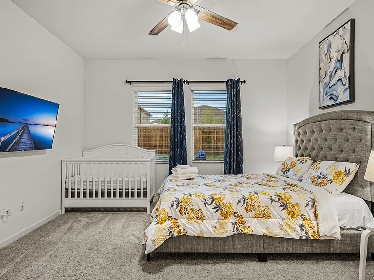 766 Camden Dr — Photo 34