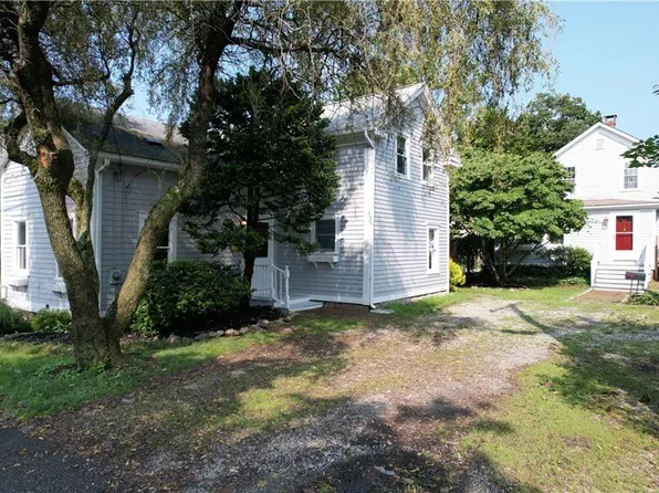 281-283 N Marlborough St, East Greenwich, RI 02818