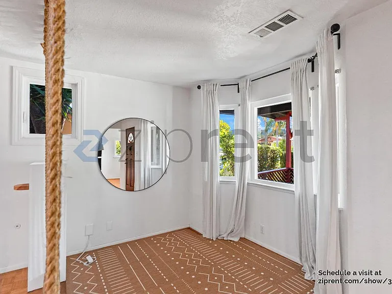 1038 Colton Ave — Photo 9