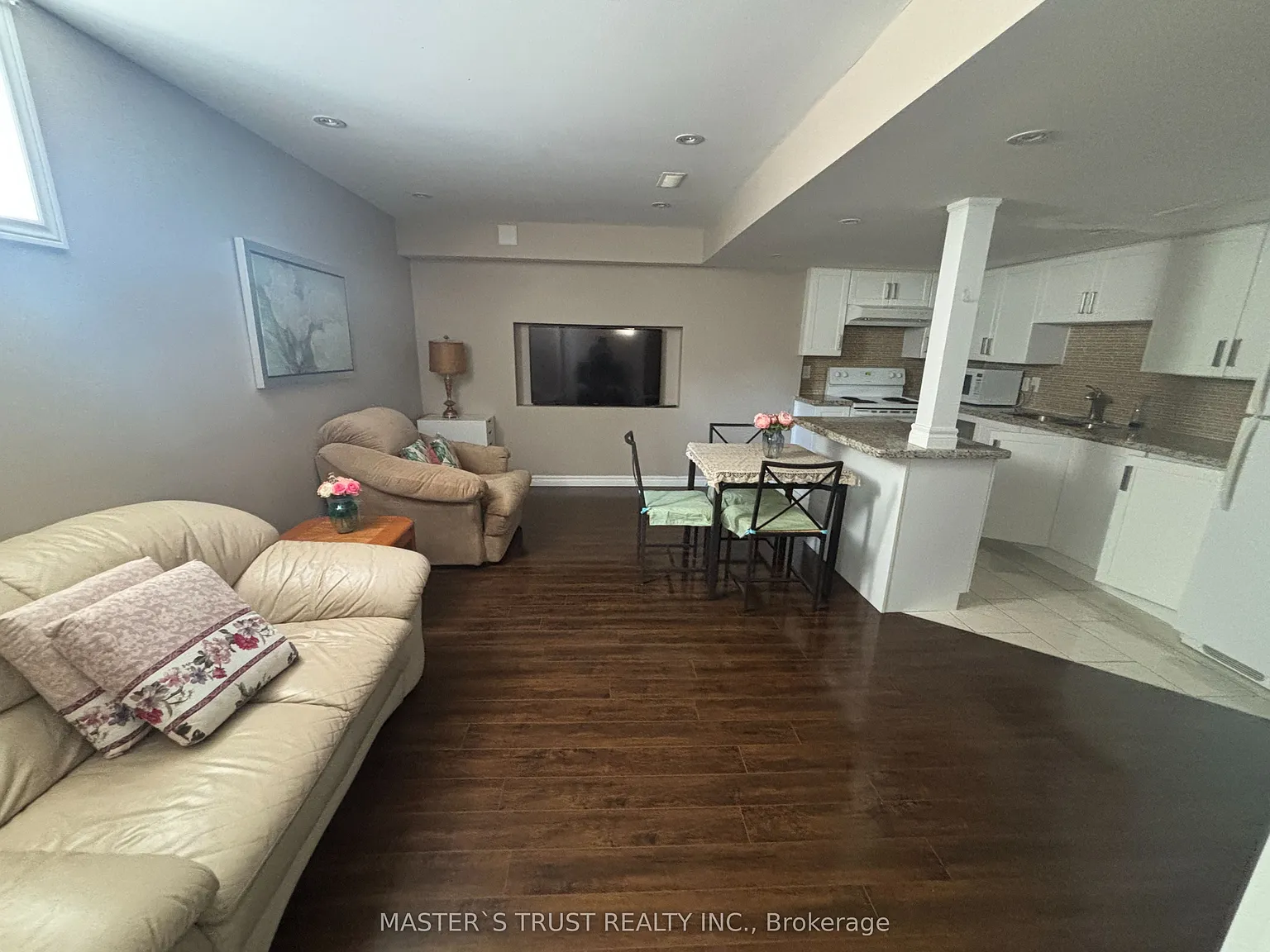 2 bed, $1,580 — Photo 2