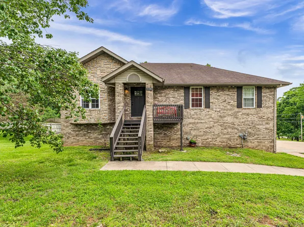 1108 E Robin Street, Ozark, MO 65721