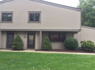11895 Harbour Light Dr, North Royalton, OH 44133