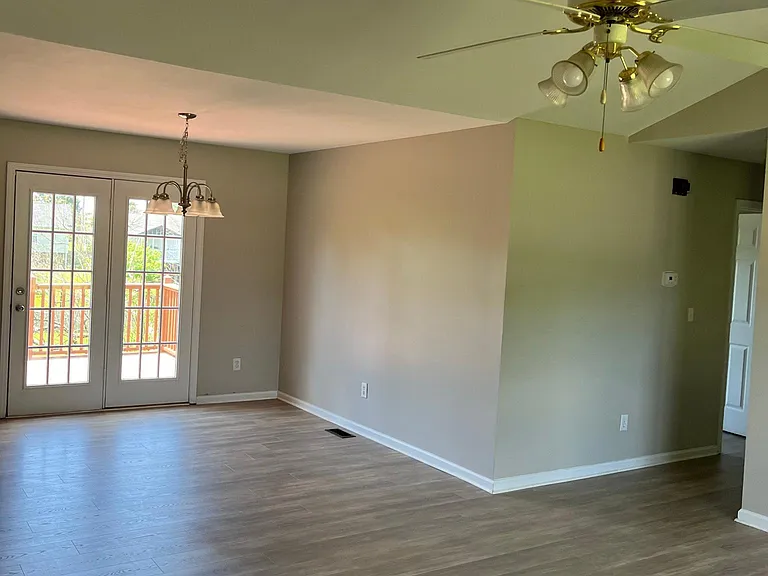 2819 Faith Ln — Photo 15