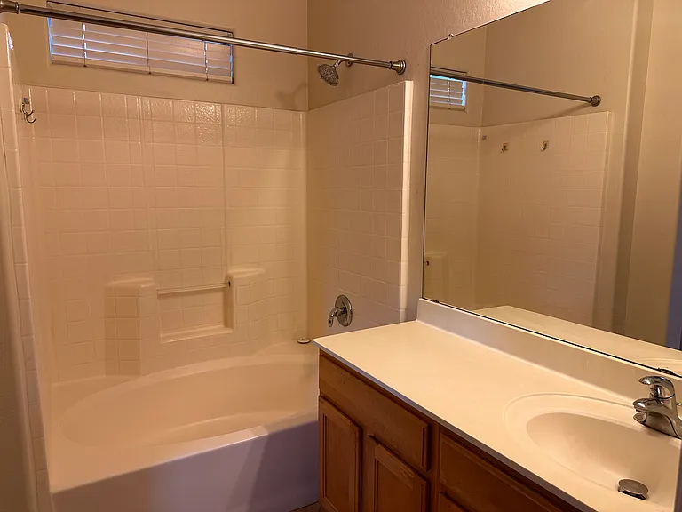 2073 N Arbor Ln — Photo 9