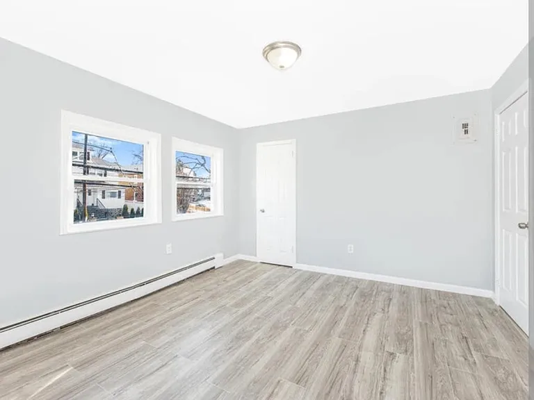 552 Kimball Ave — Photo 5