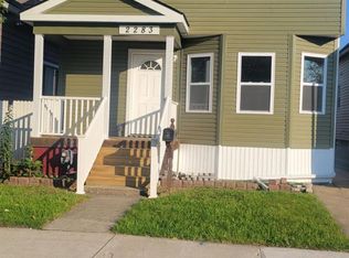2283 Edwin St, Hamtramck, MI 48212